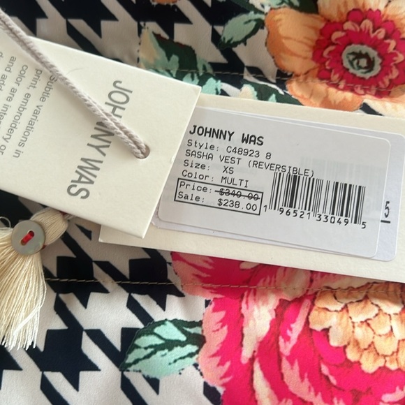 NWT Johnny Was Sasha Reversible Puffy Vest Size XS - Picture 14 of 14